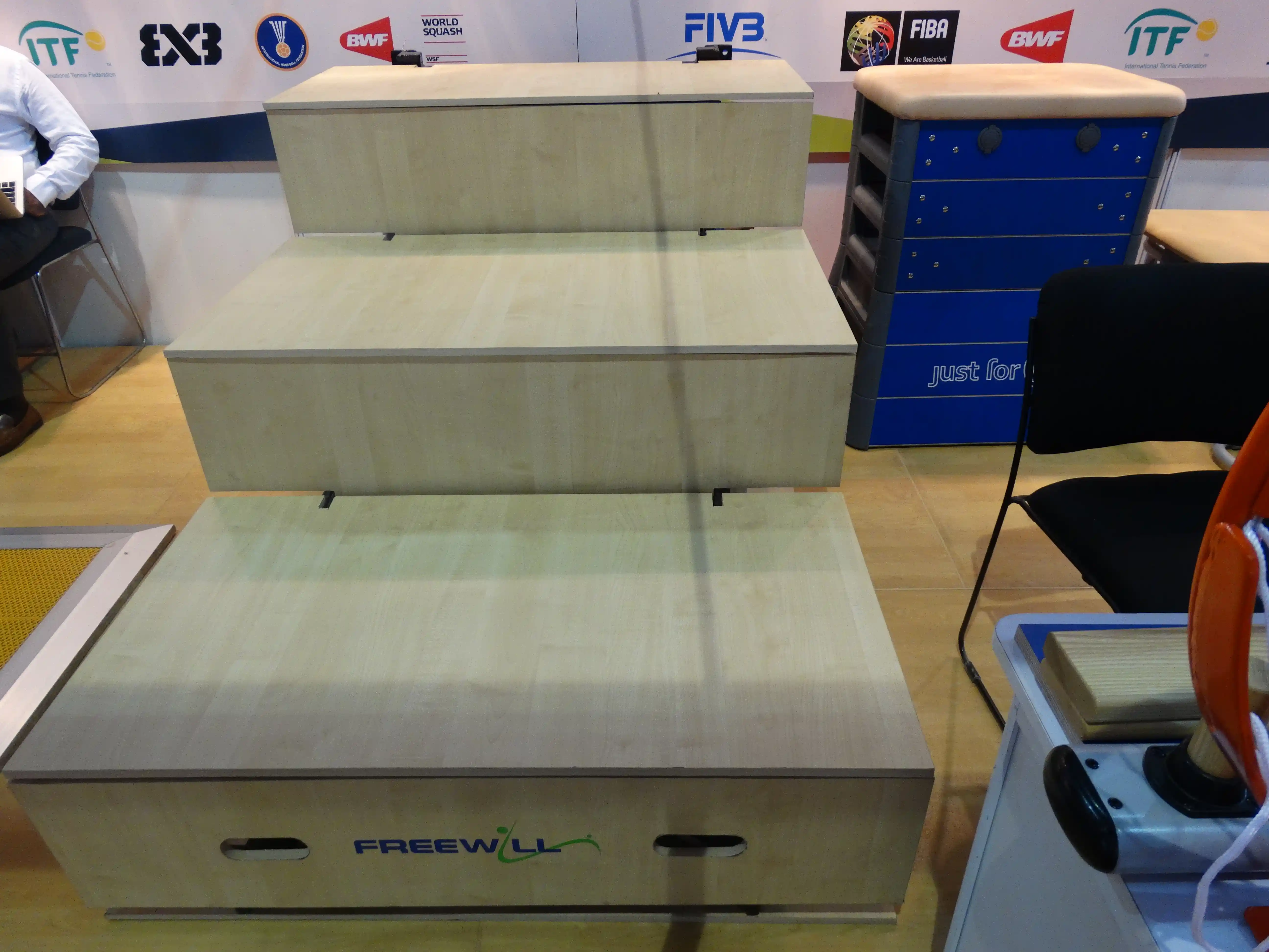 Freewill foldable bleacher seating system in an indoor hall