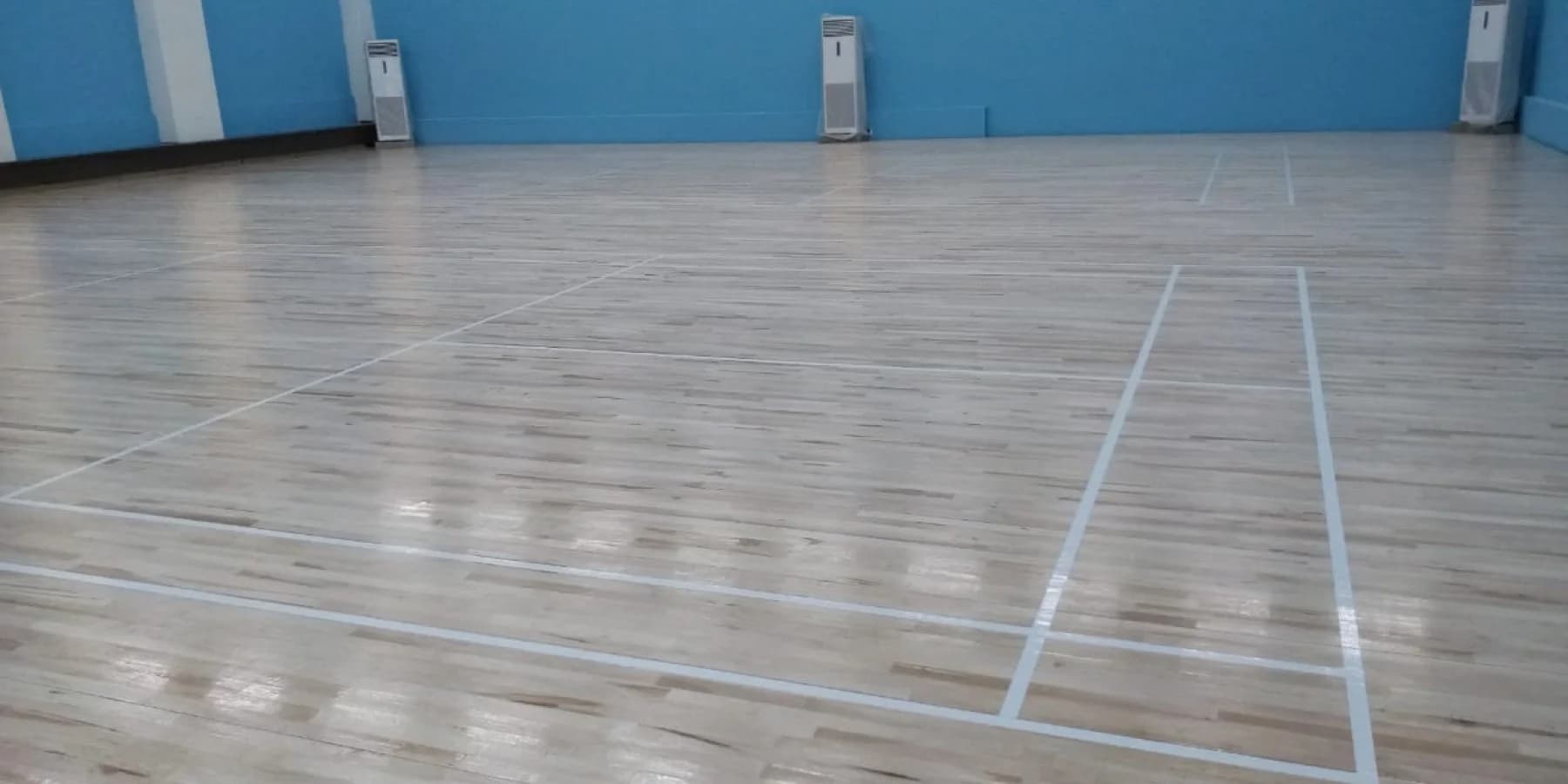 CONNOR Rezill Sleepers maple floor marked for badminton