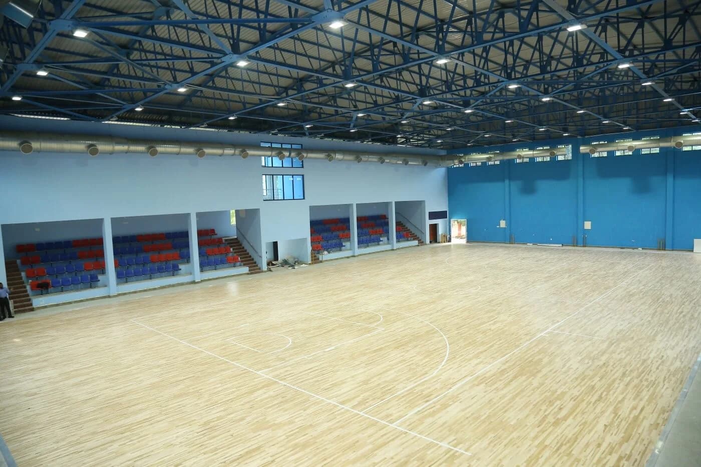 Connor NeoShok maple floor in an indoor sports hall